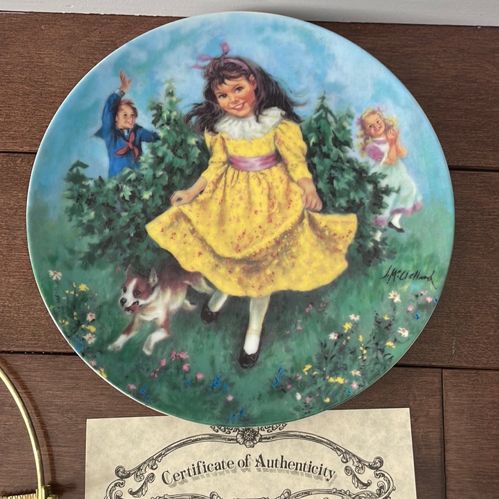 Bradford Exchange Collector Plate Round The Mulberry Bush